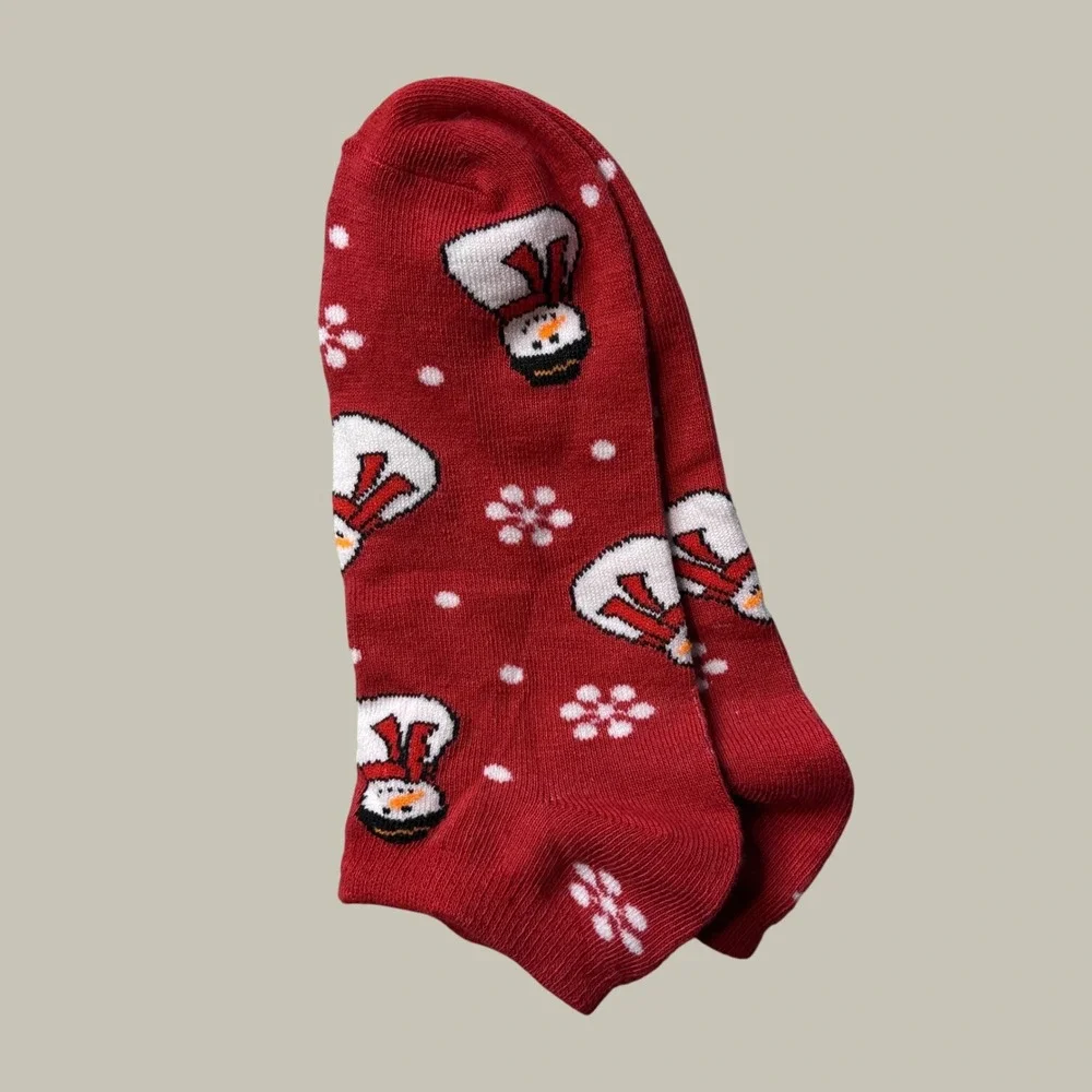 1616 Holdings Socks Womens 9-11 Red Christmas Snowman Snowflake Low Cut Holiday